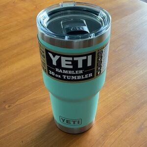 YETI Rambler 30 oz Tumbler - Seafoam